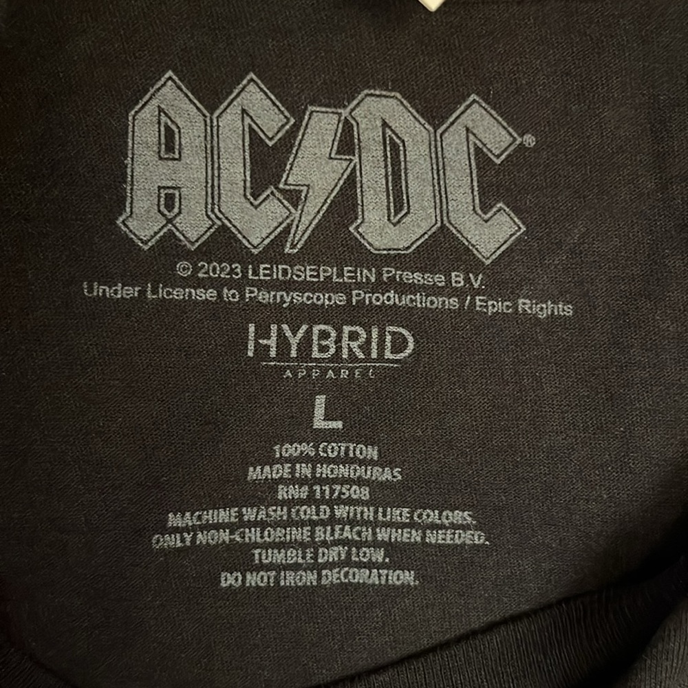 NWT AC/DC unisex tee - Picture 4 of 6